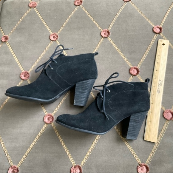 Lucky Boots Suede Ankle High Heel Black (7.5) - Picture 3 of 9